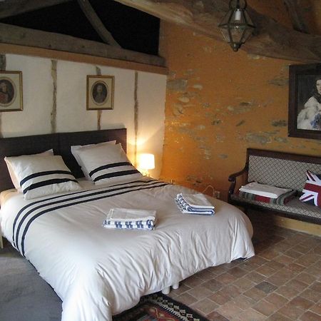 Le Logis Des Tourelles Acomodação com café da manhã Beaupréau Quarto foto